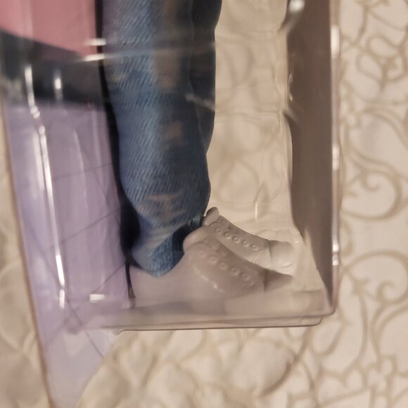 Barista Ken by Barbie You Can Be Anything 2018 - Picture 16 of 17